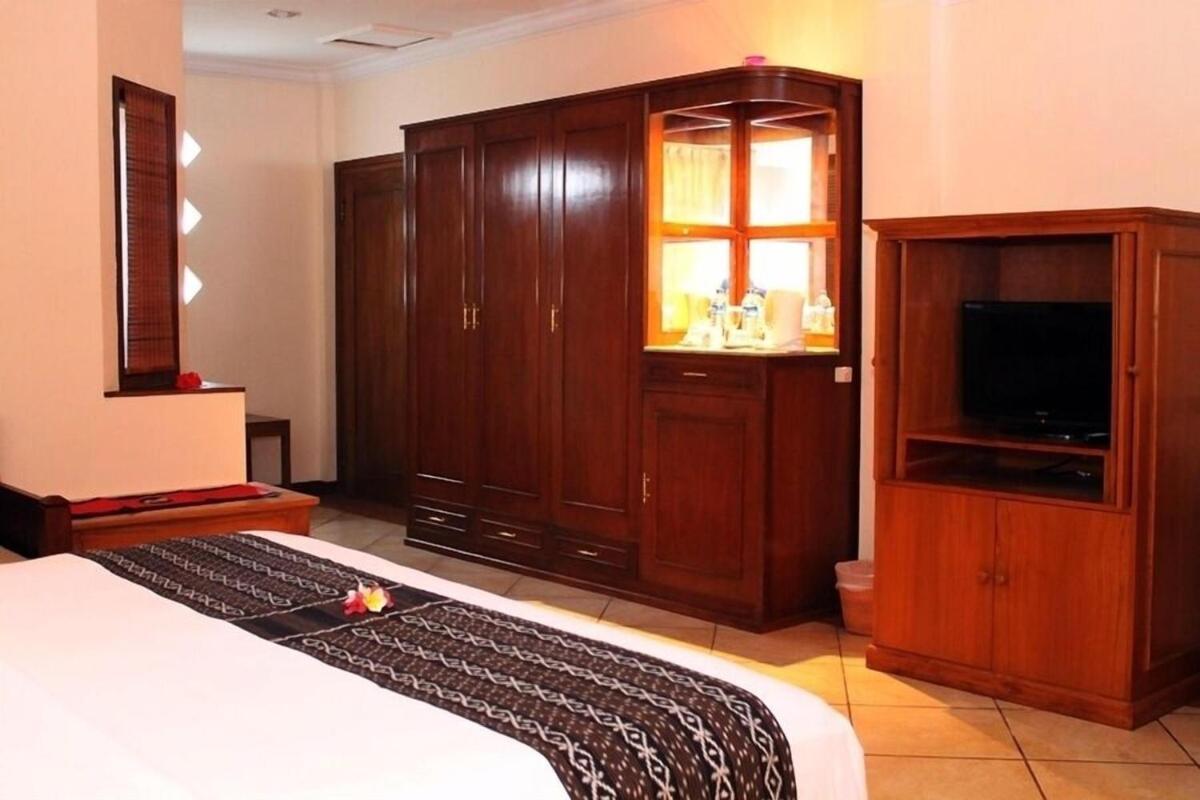 Lombok Beach Hotel Montongbuwoh ภายนอก รูปภาพ