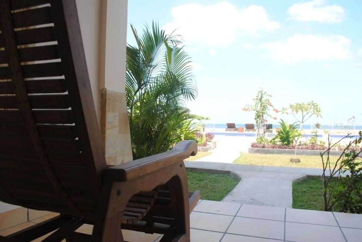 Lombok Beach Hotel Montongbuwoh ภายนอก รูปภาพ