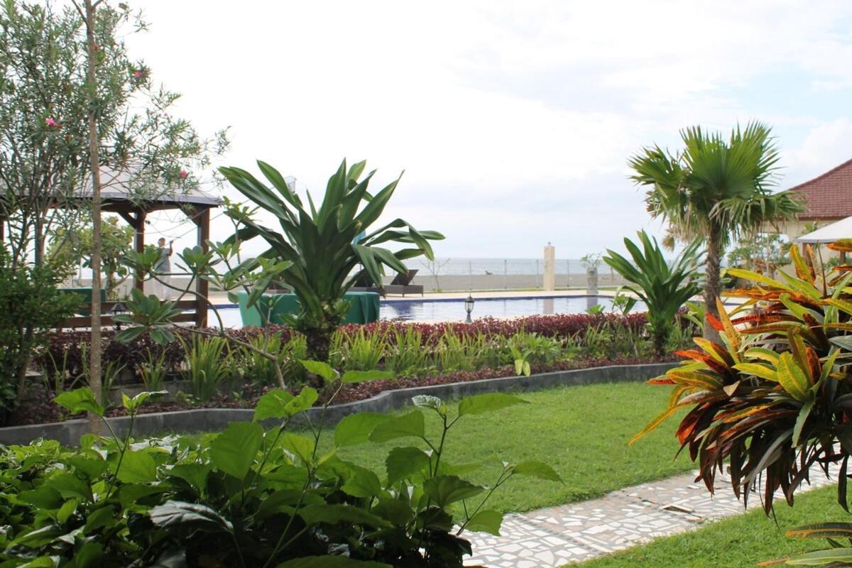 Lombok Beach Hotel Montongbuwoh ภายนอก รูปภาพ