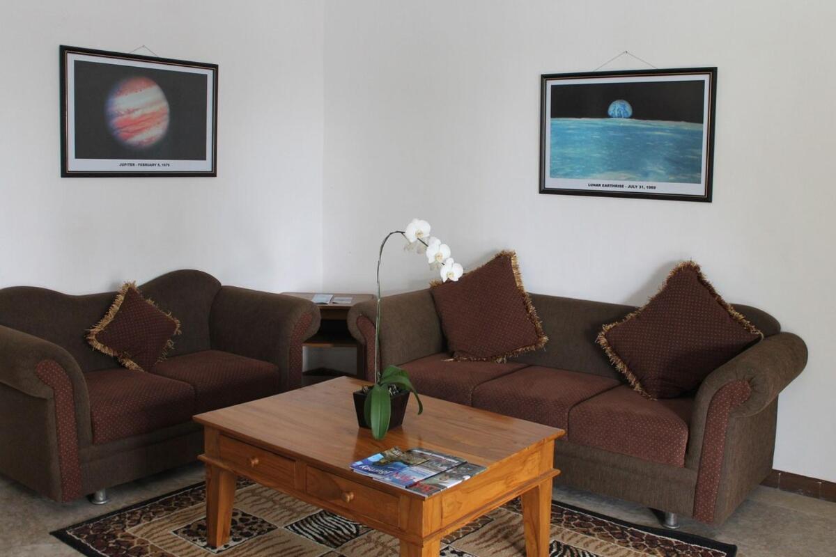 Lombok Beach Hotel Montongbuwoh ภายนอก รูปภาพ