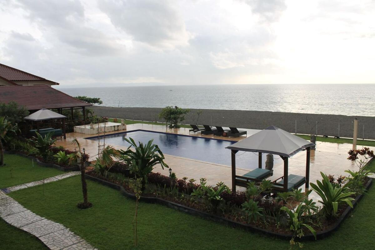 Lombok Beach Hotel Montongbuwoh ภายนอก รูปภาพ
