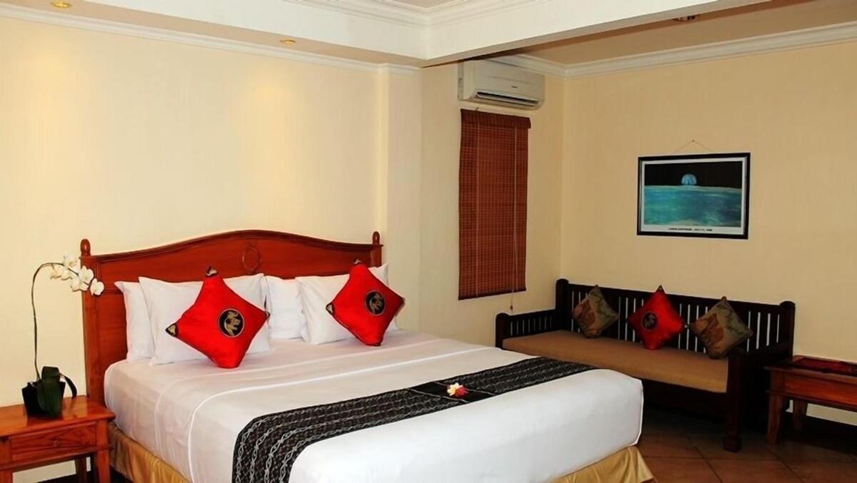 Lombok Beach Hotel Montongbuwoh ภายนอก รูปภาพ